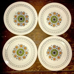 Vintage Kathie Winkle Broadhurst Dinner Plates Set of 4
